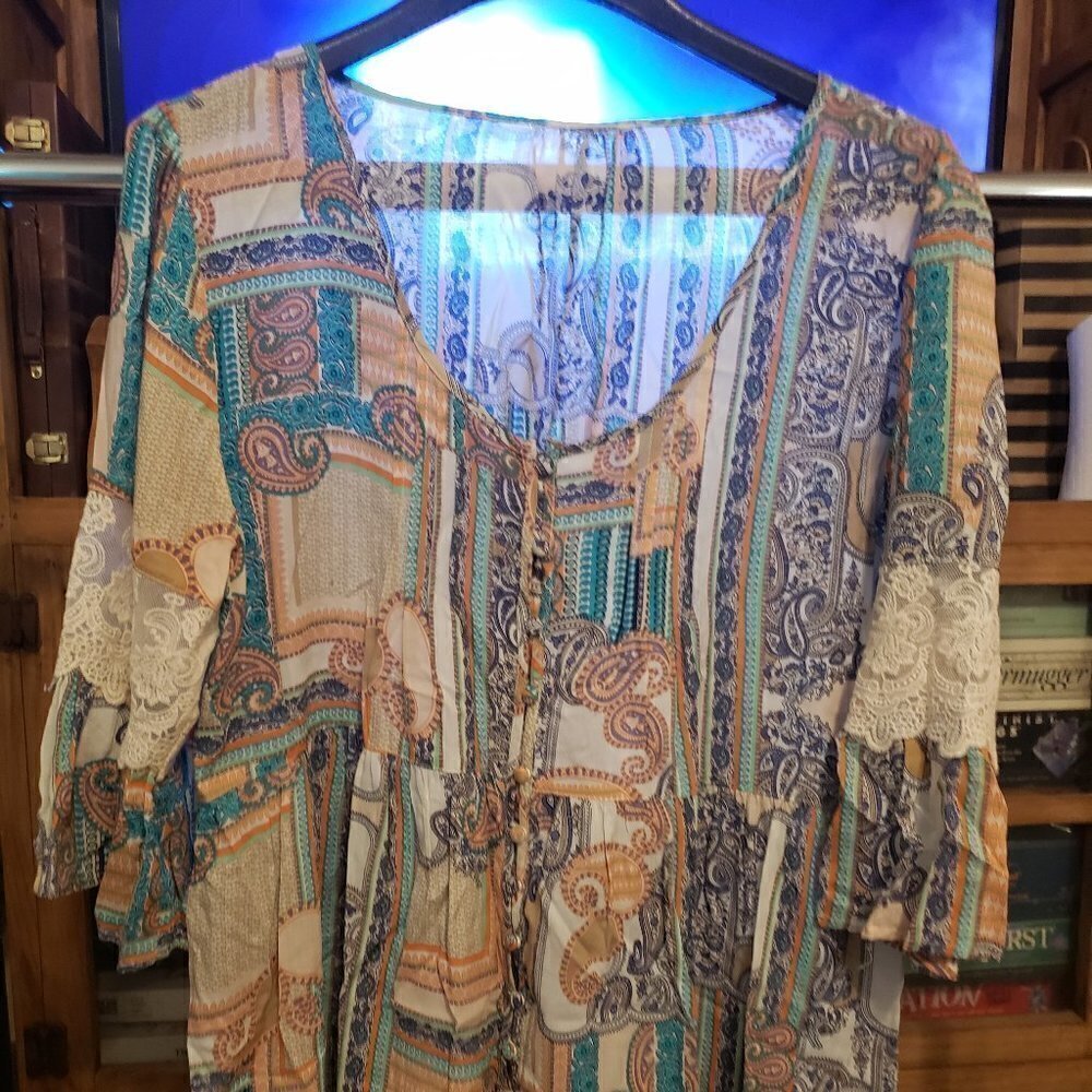 PAISLEY Lace Accent Tunic